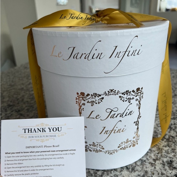 Infinity Roses - Picture 3 of 6